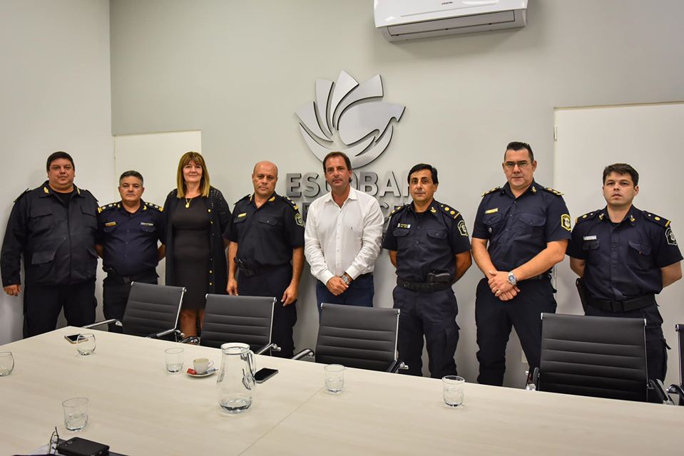 Sujarchuk mantuvo una reunión con las nuevas autoridades Departamentales de la Policía de la provincia de Buenos Aires