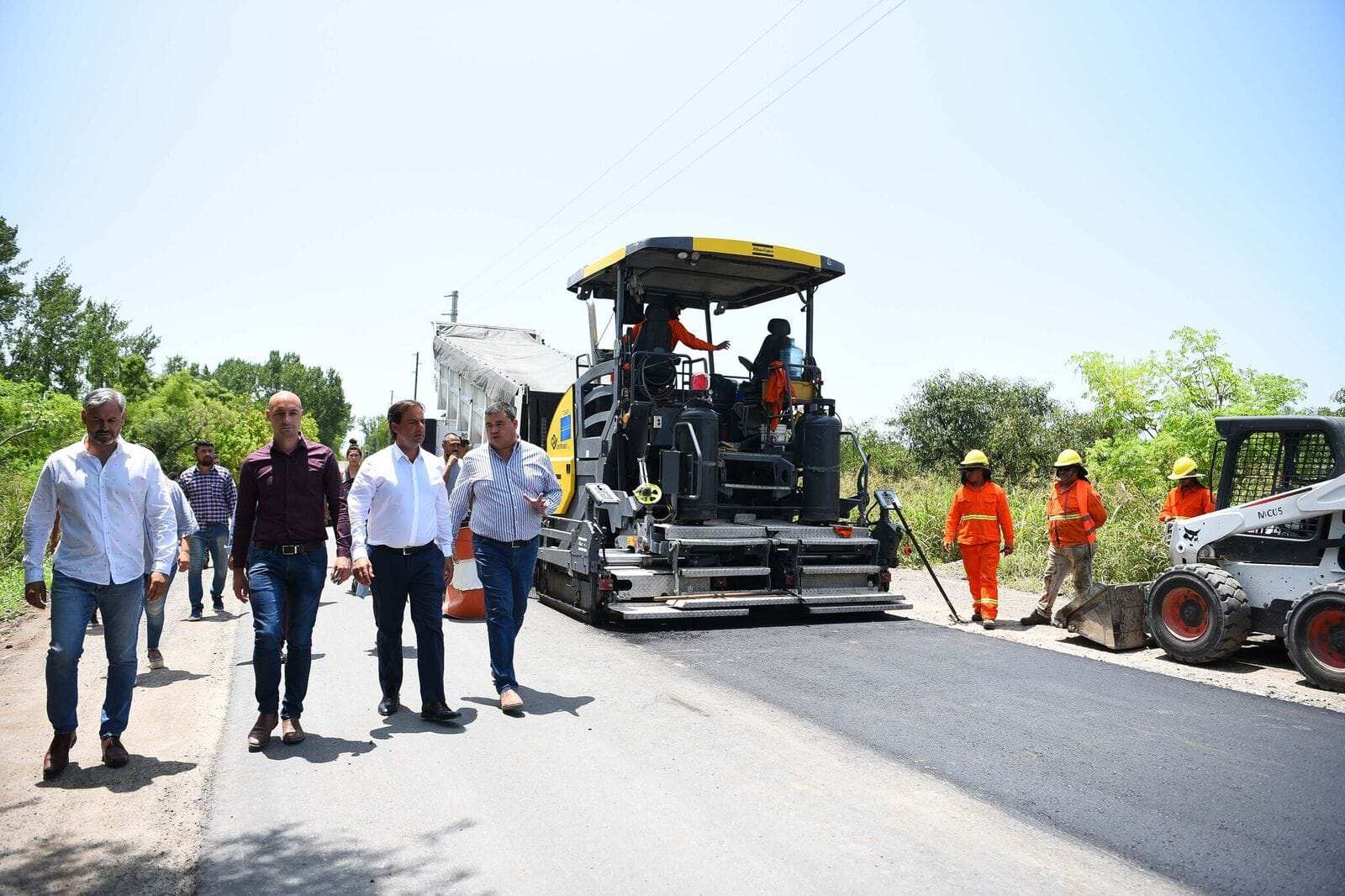 El intendente Ariel Sujarchuk supervisó obras , en la Ruta Provincial 25, en el tramo que llega al Paraná de las Palmas