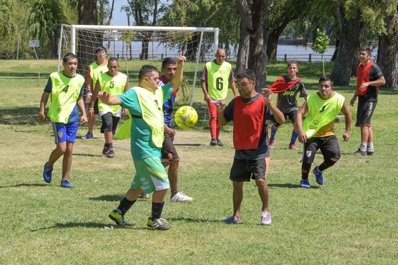 La Colonia de San Fernando jugó un amistoso con el equipo que jugará el Torneo Nacional de Especiales