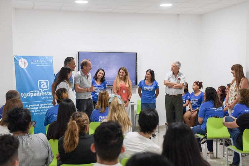 San Fernando y TGD Padres TEA capacitaron al personal del Hospital Municipal sobre el autismo