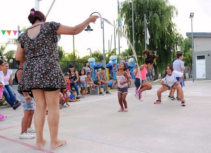 El Polideportivo N°9 de San Fernando organizó juegos y actividades en familia