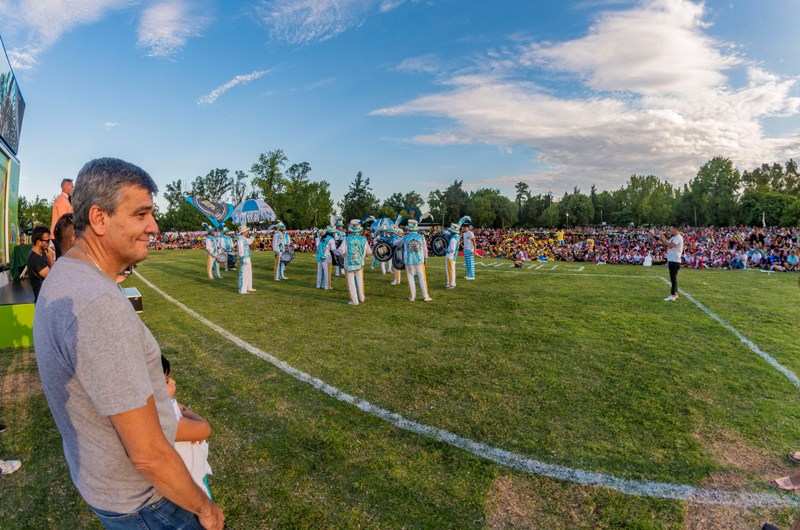 Junto a miles de vecinos, Zabaleta participó del cierre de las colonias de verano del municipio