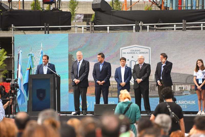 Junto al Gobernador Kicillof, Sujarchuk   inauguró el colegio  Preuniversitario “Dr. Ramón A. Cereijo”