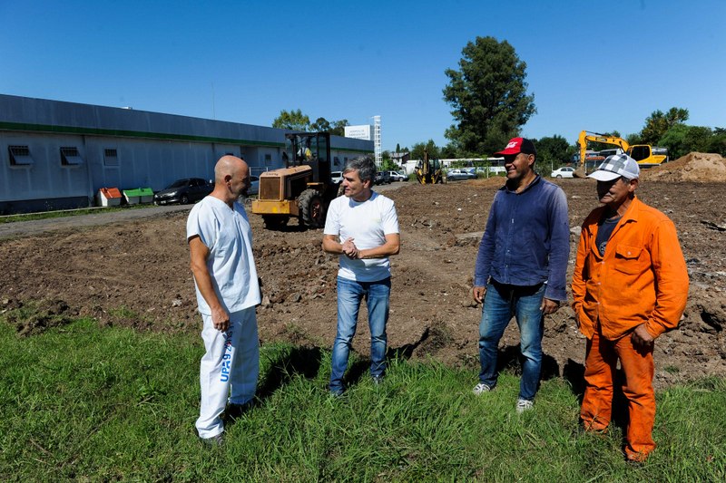 Zabaleta supervisó la obra del hospital de emergencia que el gobierno nacional construye en Hurlingham