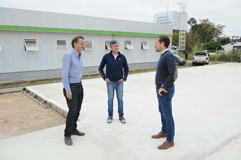 Zabaleta y Katopodis recorrieron la obra del Hospital Modular de Emergencia que se construye en Hurlingham