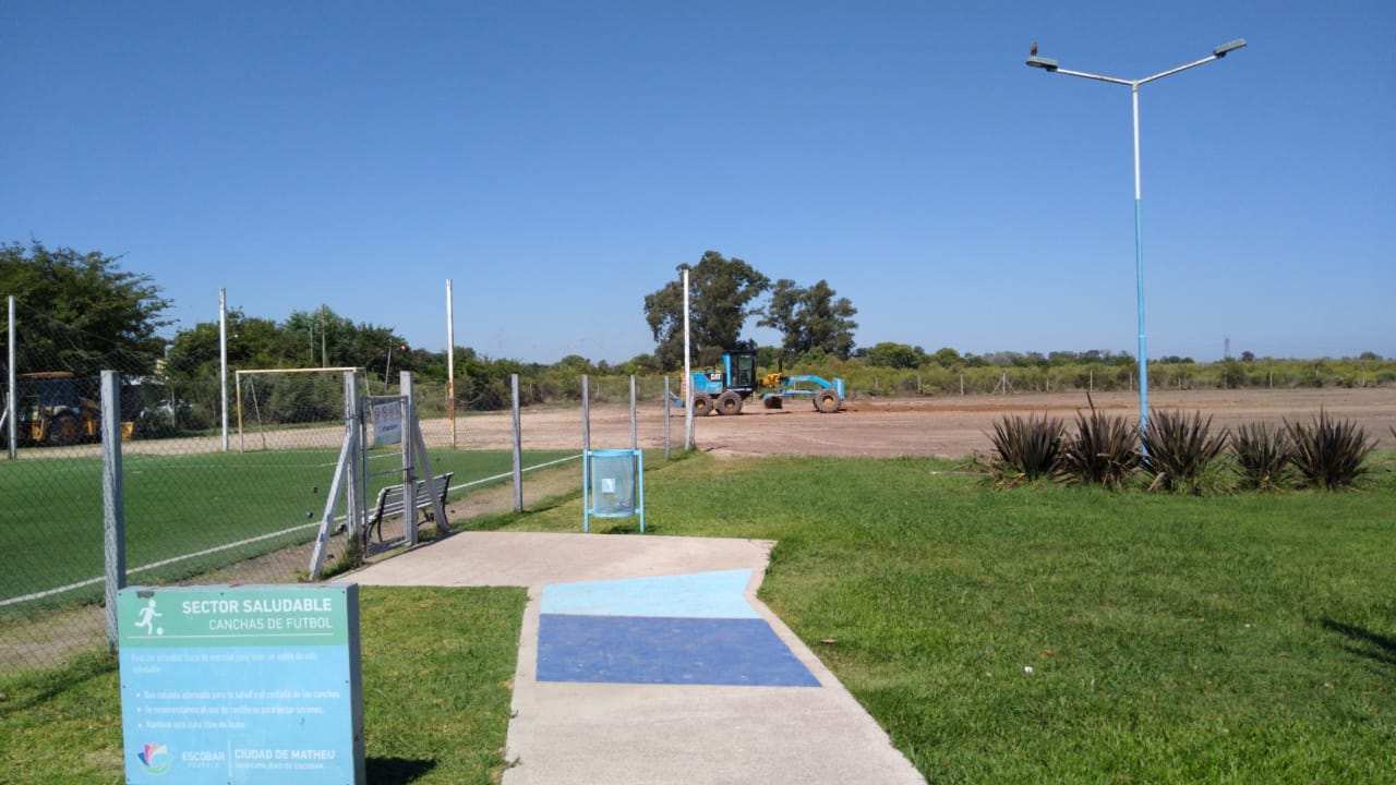 La Municipalidad de Escobar construye una cancha de fútbol 11 en el polideportivo de Matheu