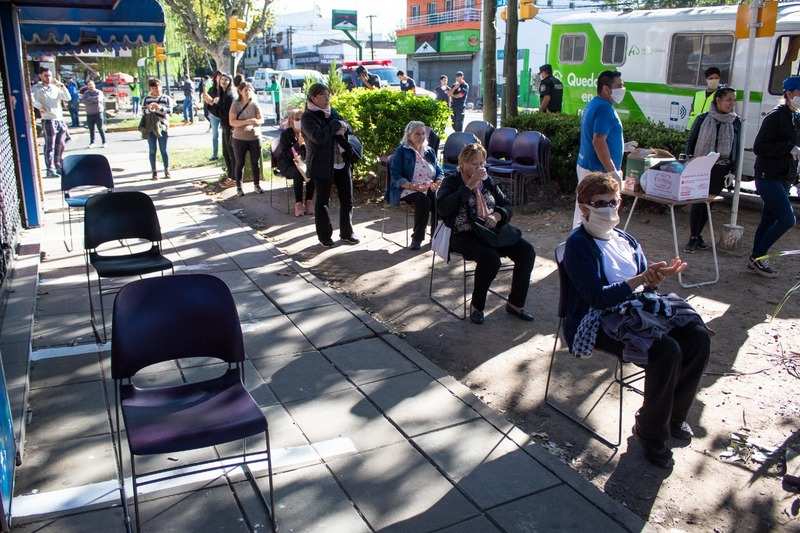 El Municipio de Hurlingham realizó un operativo de organización y prevención en las filas de los bancos