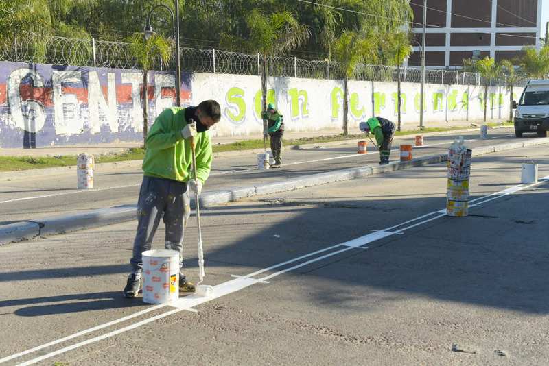 El Municipio continúa la parquización y el mantenimiento de las avenidas de San Fernando