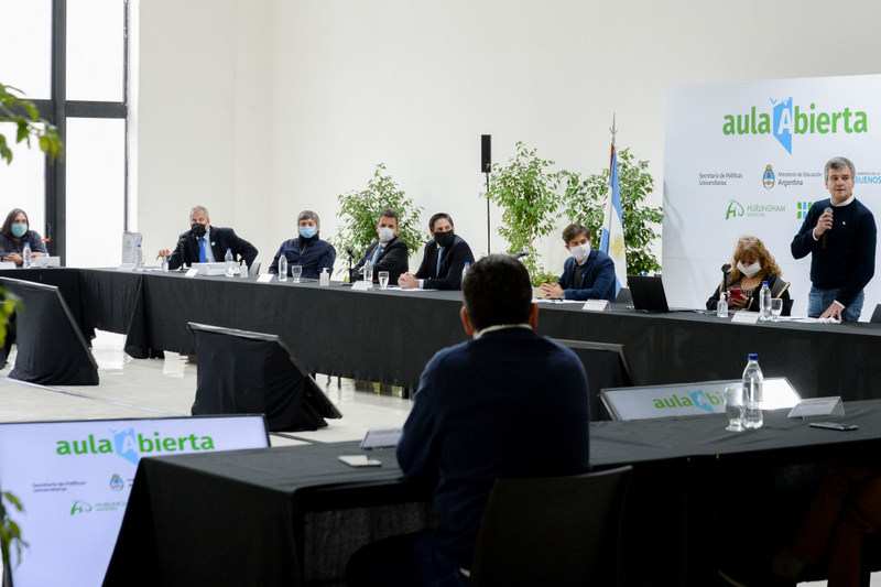 Hurlingham lanzó “Aula Abierta”, un programa para la inclusión digital gratuita de las escuelas públicas del partido