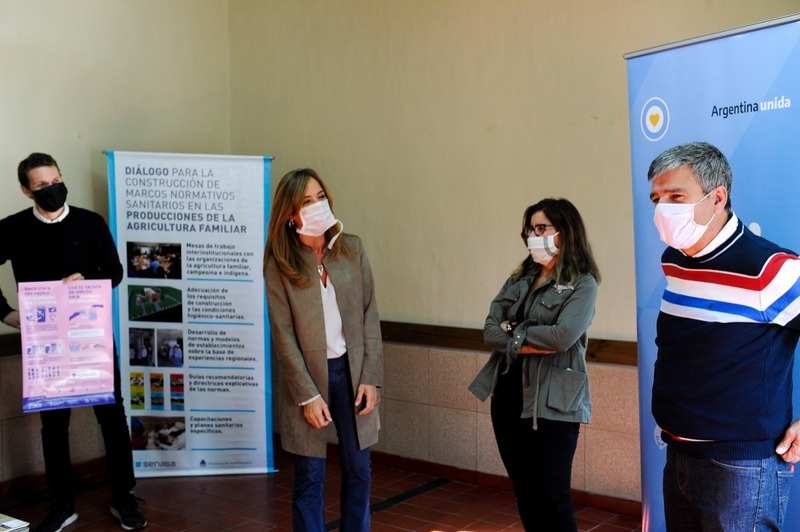 Juan Zabaleta y Victoria Tolosa Paz participaron de una capacitación a referentes de comedores sobre manipulación de alimentos e higiene