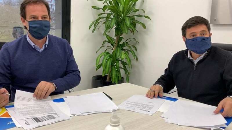Ariel Sujarchuk y el ministro Arroyo firmaron importantes convenios para promover el trabajo de pequeños productores y brindar asistencia alimentaria