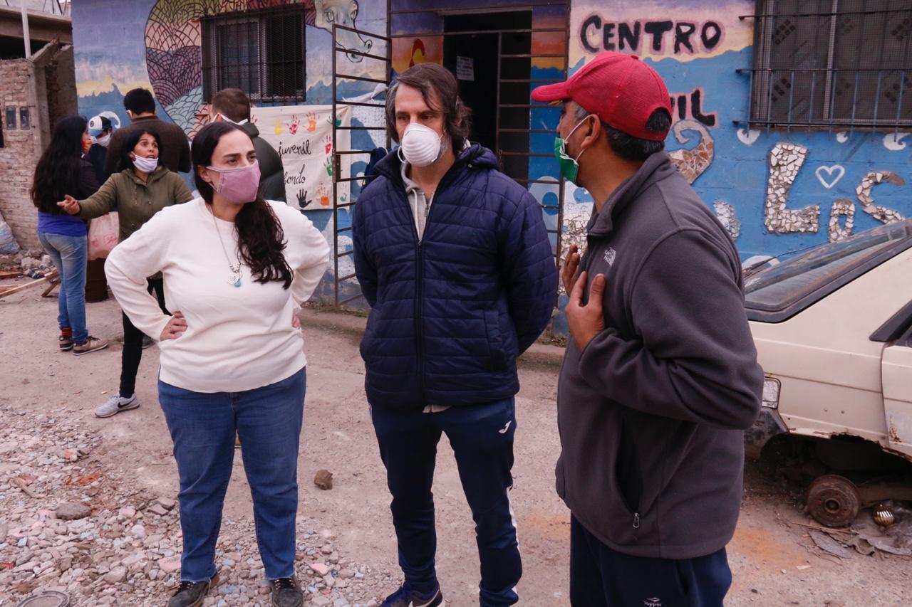 Campaña solidaria y ollas populares en barrios vulnerables “#NadieSeSalvaSolx”
