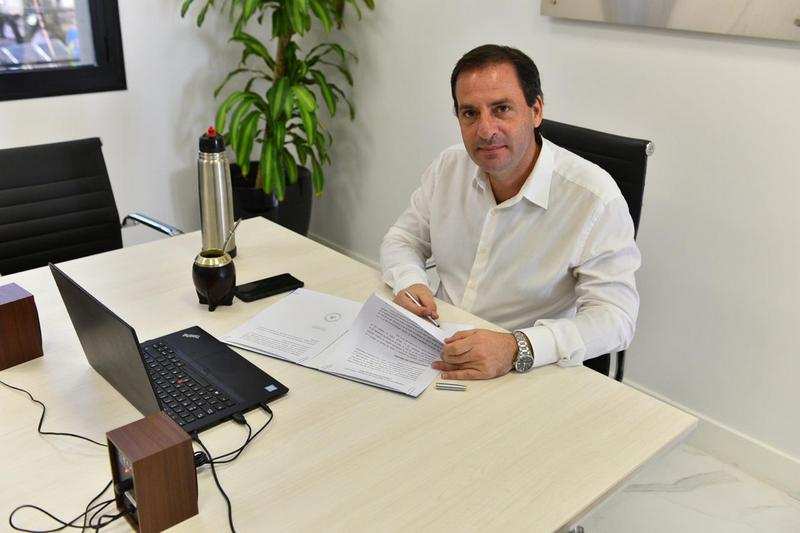 Escobar y la provincia de Buenos Aires firman convenio para garantizar los servicios esenciales del municipio en momentos en que se agudiza la pandemia de Covid-19
