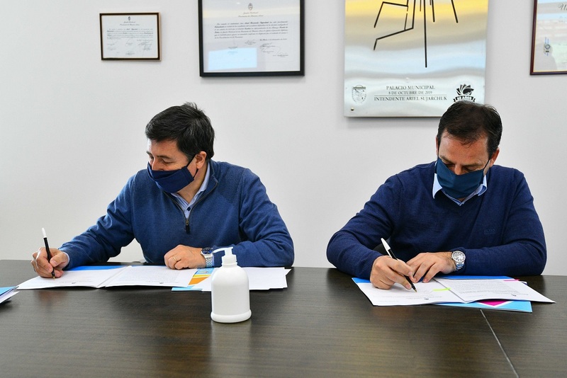 Ariel Sujarchuk y Daniel Arroyo firmaron importantes convenios para fortalecer los Centros   de Desarrollo Infantil y el programa Operativo Frío en los sectores más vulnerables del distrito
