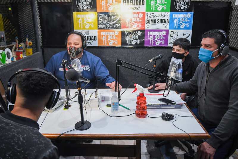 Jóvenes del Centro Municipal “Casa de Día” celebraron en su programa los 100 años de la radio argentina