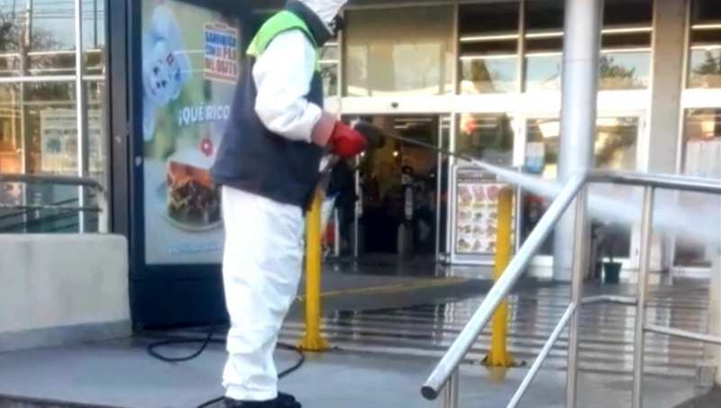 San Fernando desinfectó los supermercados e hipermercados del distrito