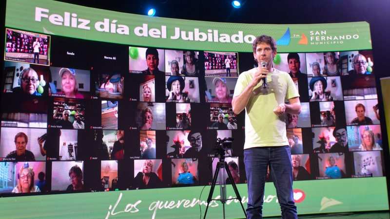 Juan Andreotti compartió un festejo virtual por el Día del Jubilado con un show de Fátima Florez y “Waldo”