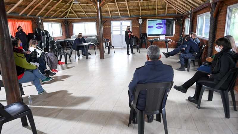 San Fernando acompañó una capacitación de violencia de género para el personal de las comisarías de la zona