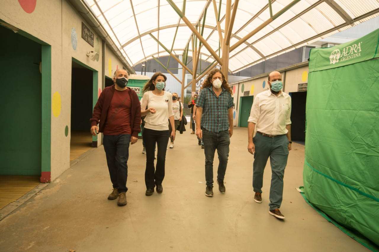 Isasi y Alessandrini recorrieron junto a Braiza el centro sanitario de Tecnópolis