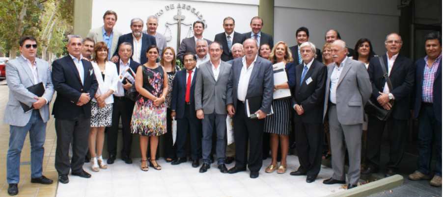 La Asociación de Defensores del Pueblo de la República Argentina repudia los actos de intimidación y prepotencia efectuadas por las Fuerzas de Seguridad.