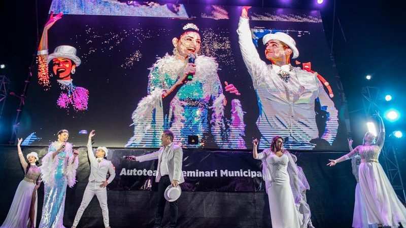 En una noche mágica y emotiva se inauguró el Autoteatro de Escobar, una experiencia inédita en la historia cultural de la Argentina