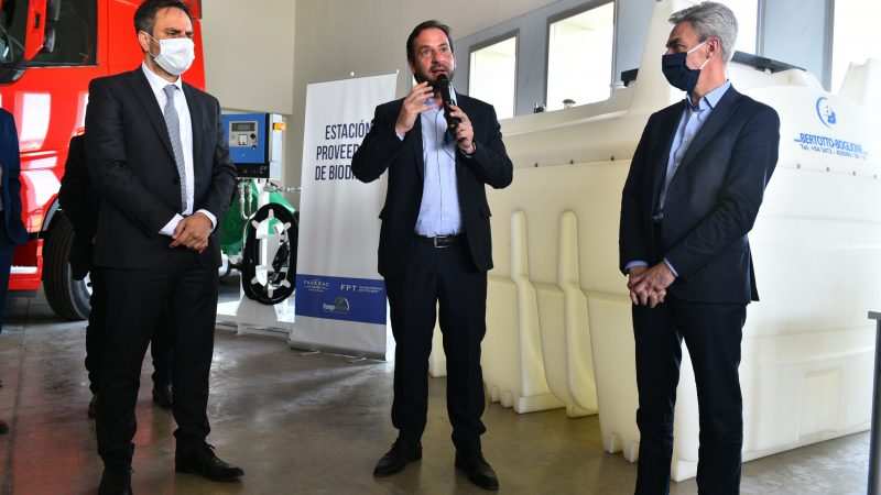 Ariel Sujarchuk y los ministros Mario Meoni y Juan Cabandié analizaron proyectos de transporte público y movilidad sostenible