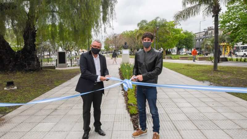 Juan Andreotti y Julio Zamora inauguraron las Plazas Carlos Pellegrini y Luis Castellari en la zona del Canal