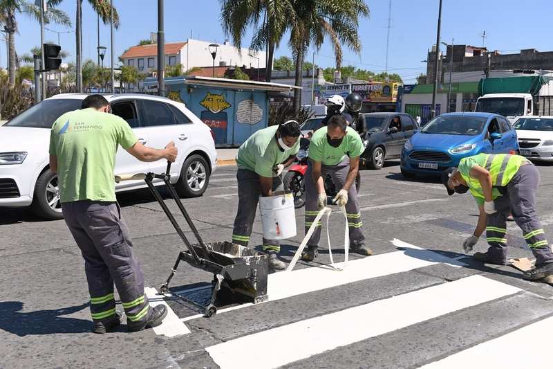 San Fernando avanza con trabajos de pintura vial en las principales avenidas