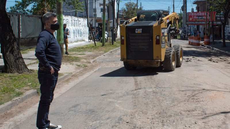 Zabaleta recorrió en William Morris el inicio del plan de obras de repavimentación