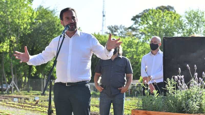 Ariel Sujarchuk entregó certificados y huertas a 50 protectores ambientales del distrito