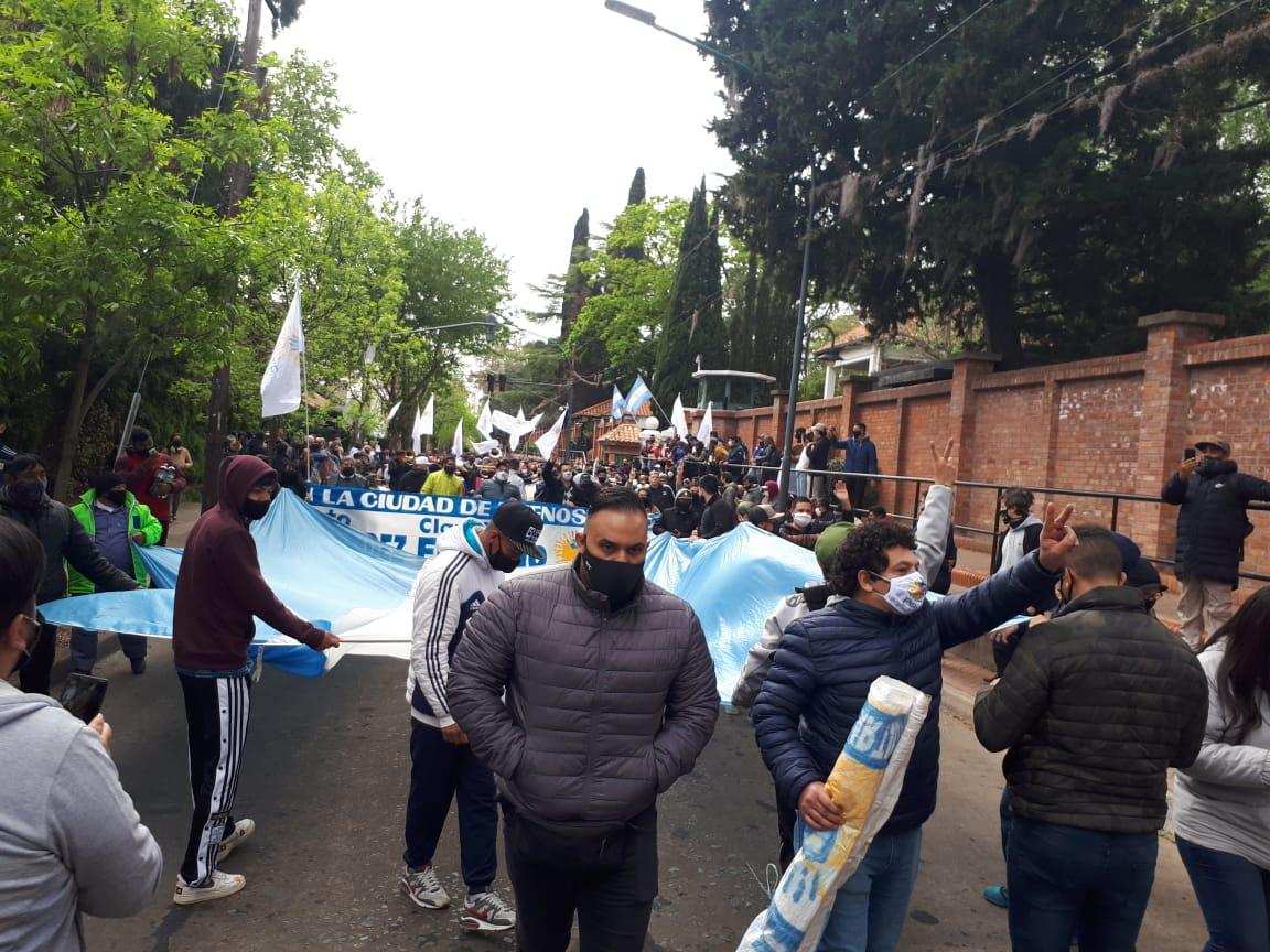 Agrupaciones políticas manifestaron su apoyo al Presidente Alberto Fernández y al gobierno nacional en Olivos.