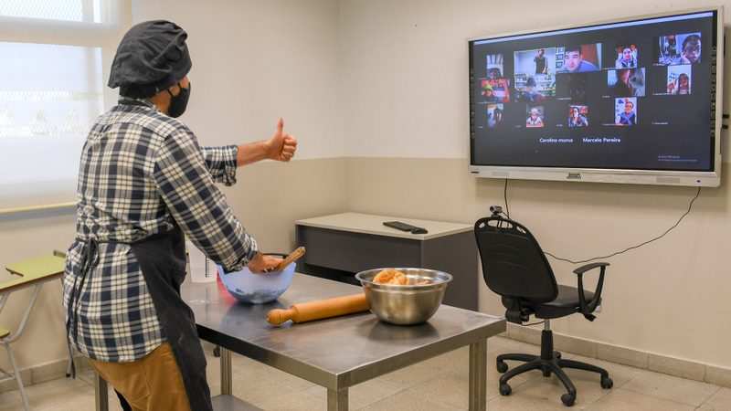 Con gran éxito, continúan las clases virtuales de cocina de la Escuela de Oficios de San Fernando