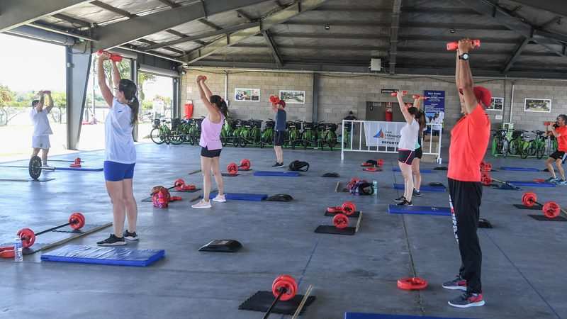 Arrancaron a puro ritmo las clases abiertas de fitness en el Parque Náutico de San Fernando