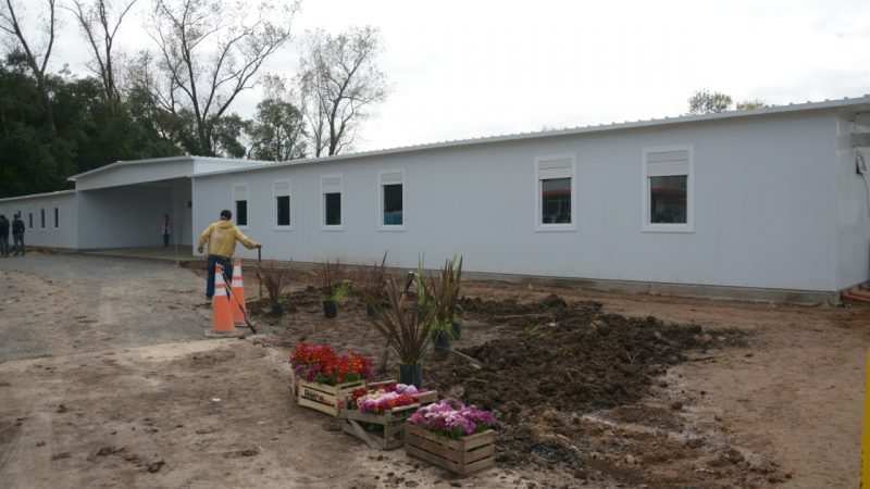 La provincia incorporó 9 hospitales modulares en distritos claves para evitar el colapso del sistema