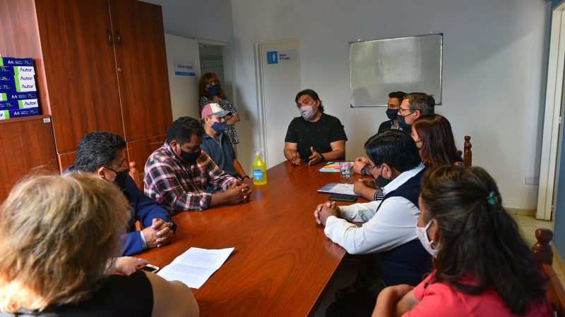 La Municipalidad firmó un convenio con la Colectividad Boliviana de Escobar, que aportará 20 millones de pesos para la repavimentación de la avenida De los Inmigrantes