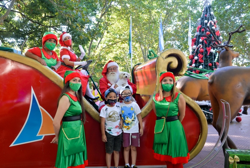 Papá Noel llenó de alegría y diversión las plazas de San Fernando, con todos los cuidados