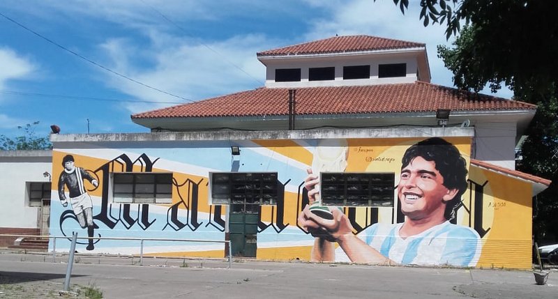 La Provincia rinde homenaje a Diego Maradona en el Hospital que lo vio Nacer