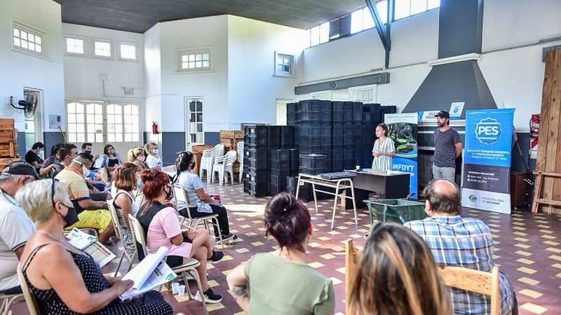 La Municipalidad de Escobar entregó los certificados oficiales de los cursos Huerta Agroecológica y Prácticas y Tecnologías Agroecológicas y realizó nuevas capacitaciones en materia ambiental