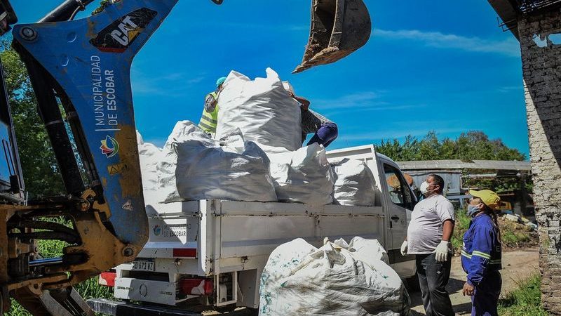 Escobar Sostenible: con gran participación vecinal la Municipalidad recolectó 11.000 kilos de ecobotellas