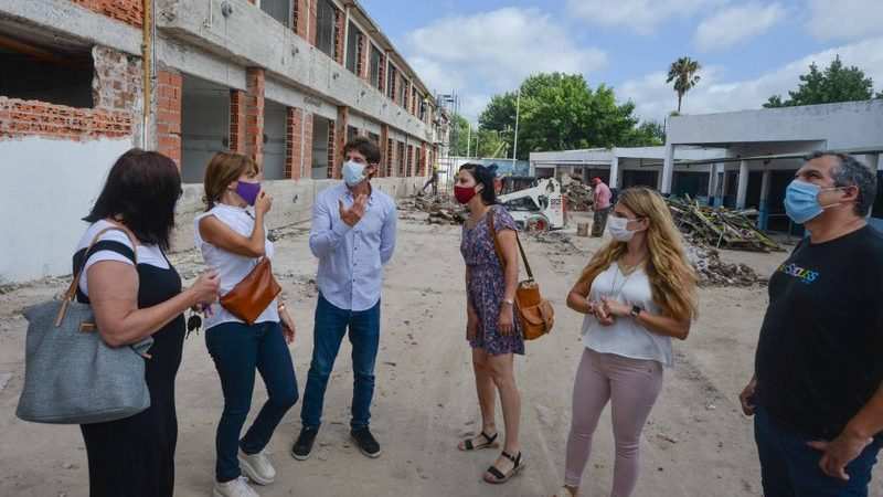 Juan Andreotti recorrió la obra a nuevo de la Primaria Nº36 y Secundaria Nº 11 en Virreyes