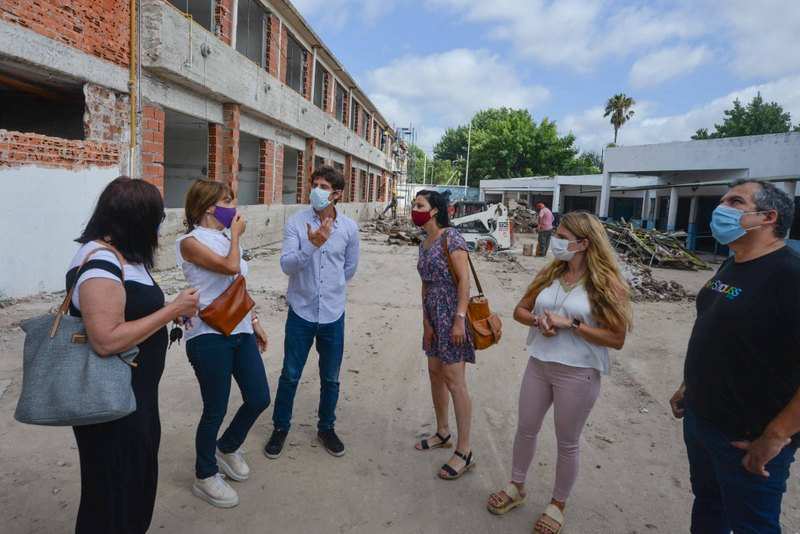 Juan Andreotti recorrió la obra a nuevo de la Primaria Nº36 y Secundaria Nº 11 en Virreyes