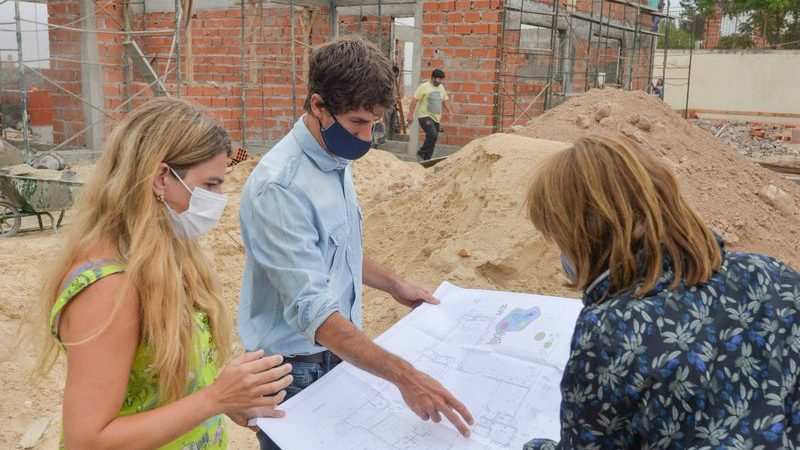 Juan Andreotti recorrió la obra del Jardín Nº902 de doble escolaridad que se construye a nuevo