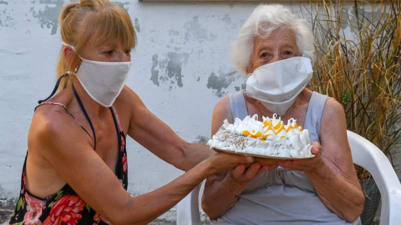 Una vecina de San Fernando cumplió 100 años y fue saludada por el Municipio