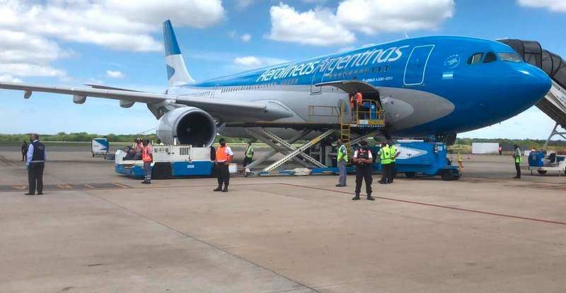 Llegó el avión de Aerolíneas Argentinas procedente de Moscú con la segunda tanda de vacunas