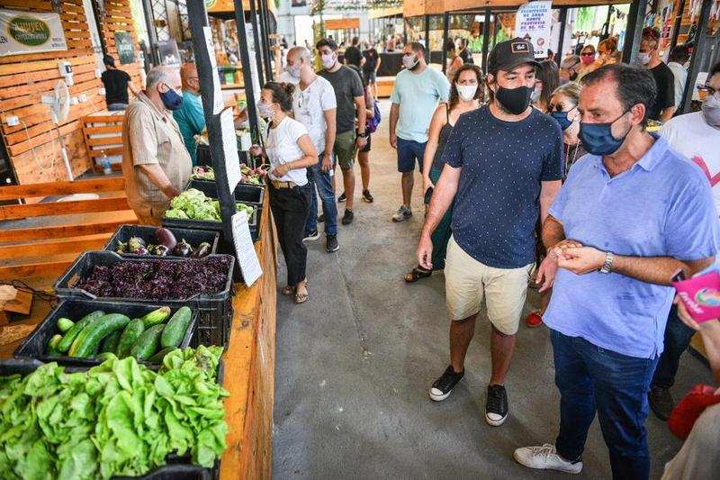 En el Mercado del Paraná, Ariel Sujarchuk participó de una jornada de promoción de la actividad física, la alimentación balanceada y los hábitos saludables