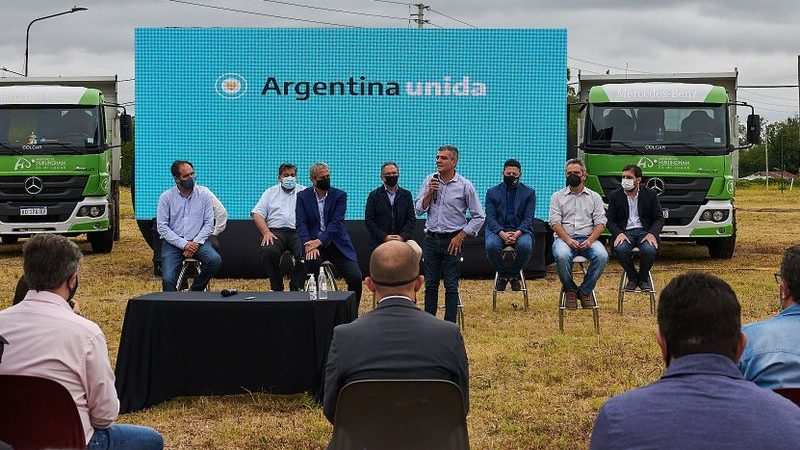 Hurlingham: Zabaleta, Ferraresi, Katopodis e intendentes del conurbano firmaron convenios para la construcción de viviendas
