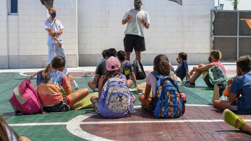 En las Colonias de San Fernando, chicas y chicos aprenden cómo se hace RCP