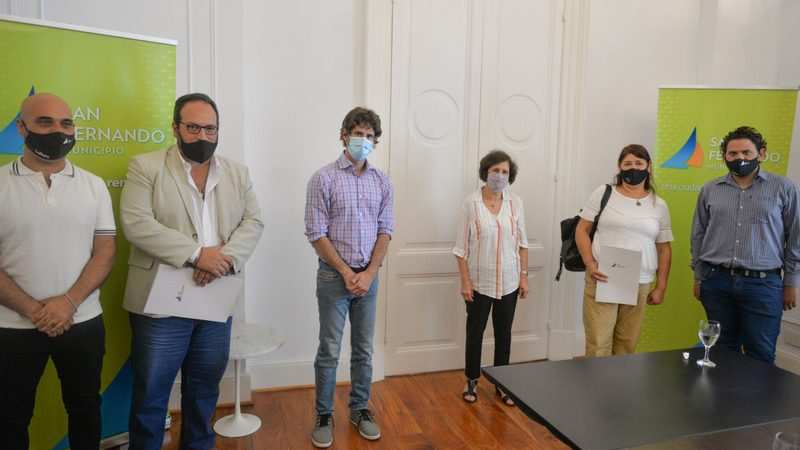 Juan Andreotti entregó subsidios a bibliotecas, teatros y centros culturales de San Fernando