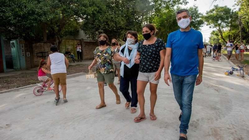 Zabaleta inauguró nuevas calles de pavimento en Hurlingham
