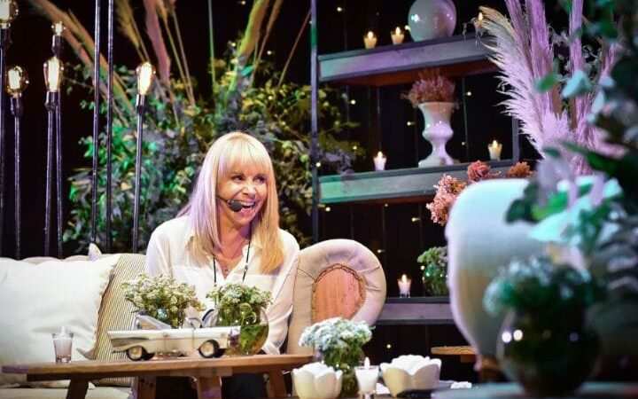 En el cierre del Mes de la Mujer, Claudia Villafañe estuvo en el Teatro Seminari entrevistada por Sergio Goycochea